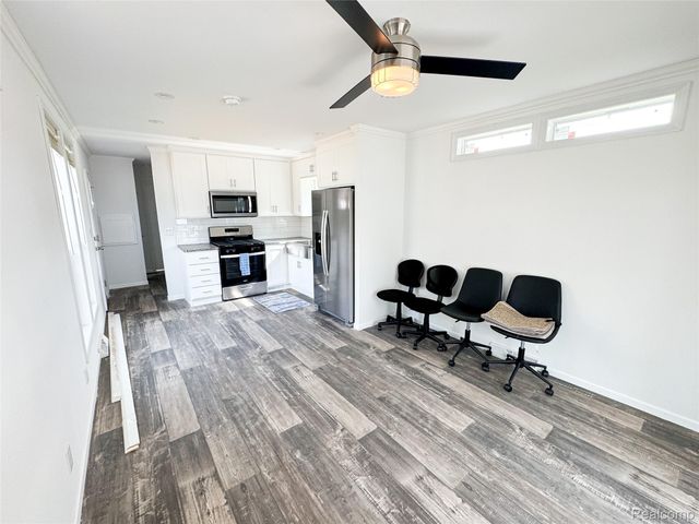 24 Sunset Lane, Fenton Charter Township, MI 48430