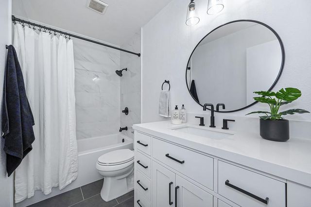 14069 Torrey Pines Dr, Auburn, CA 95602