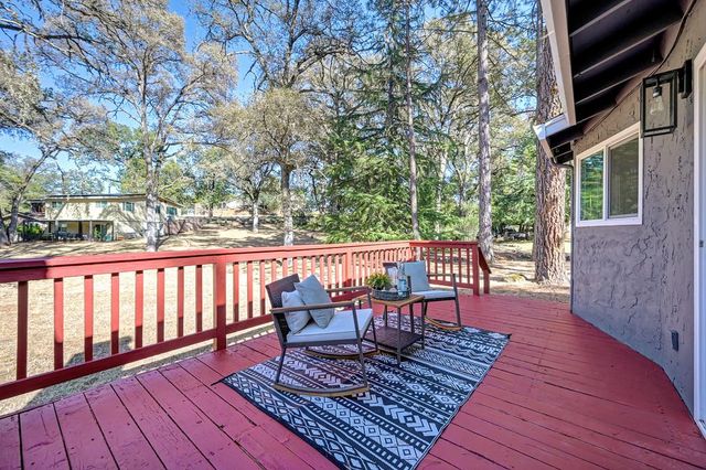 14069 Torrey Pines Dr, Auburn, CA 95602