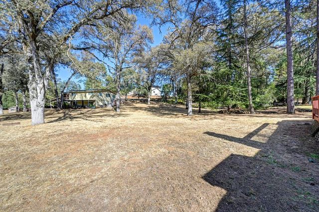 14069 Torrey Pines Dr, Auburn, CA 95602