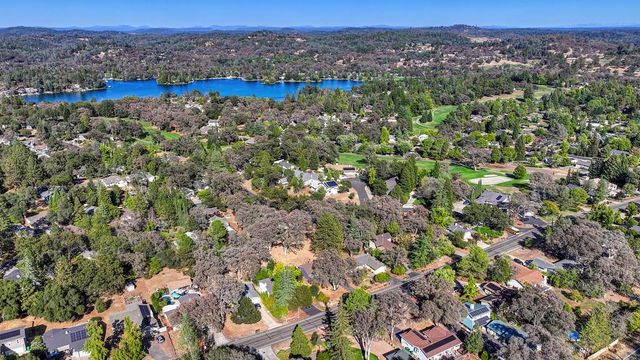 14069 Torrey Pines Dr, Auburn, CA 95602