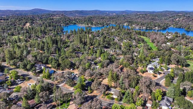 14069 Torrey Pines Dr, Auburn, CA 95602