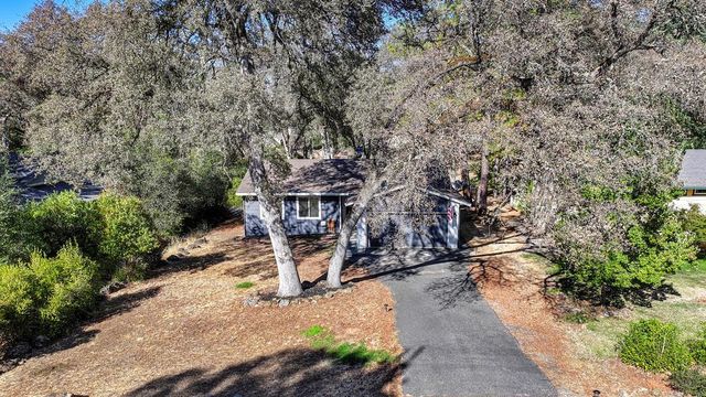 14069 Torrey Pines Dr, Auburn, CA 95602
