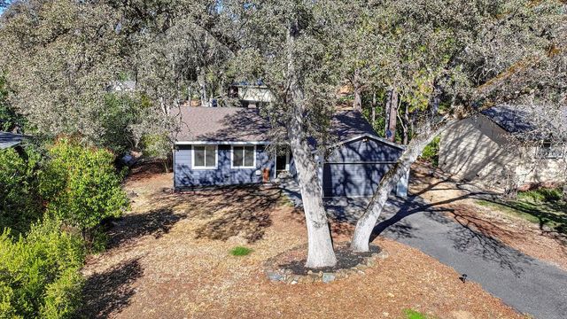 14069 Torrey Pines Dr, Auburn, CA 95602