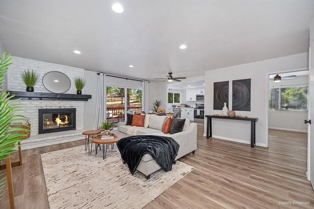 14069 Torrey Pines Dr, Auburn, CA 95602