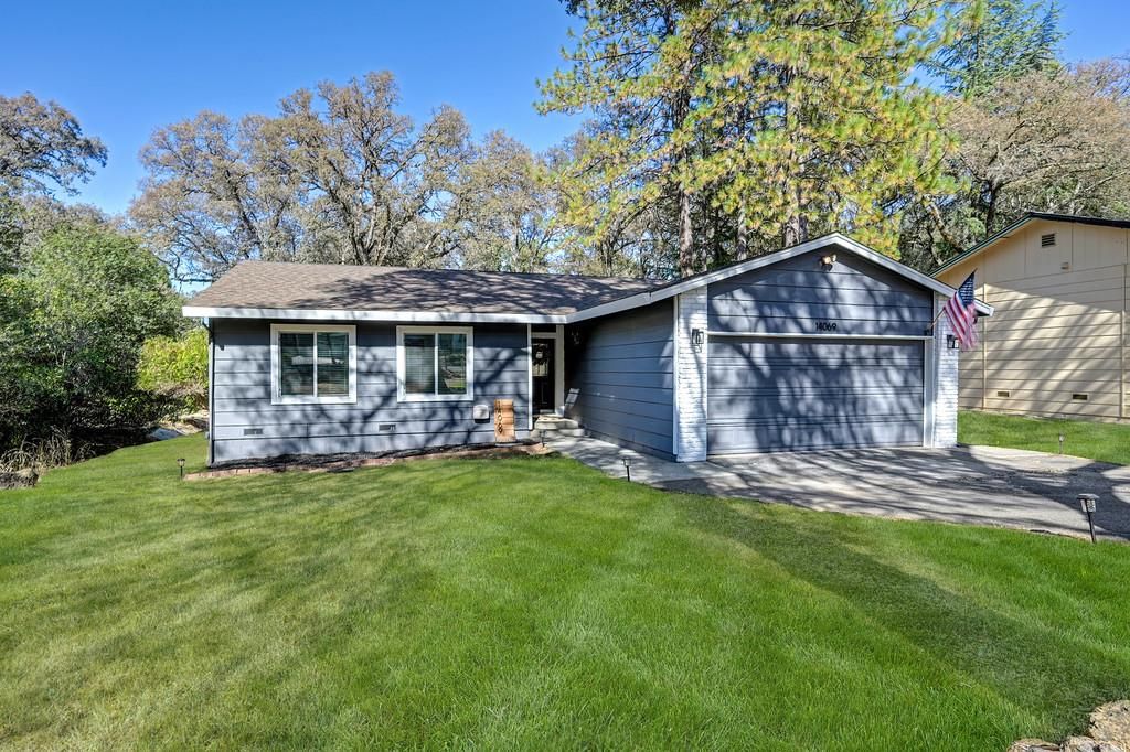 14069 Torrey Pines Dr, Auburn, CA 95602