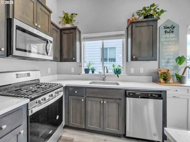 5739 ERIN VALLEY Ave Se, Salem, OR 97306