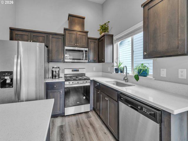 5739 ERIN VALLEY Ave Se, Salem, OR 97306