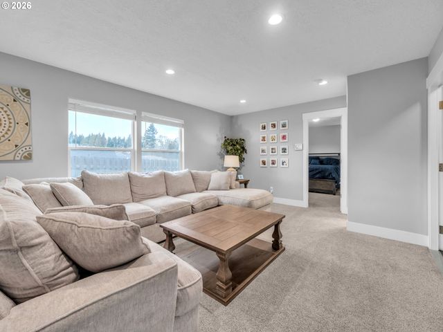 5739 ERIN VALLEY Ave Se, Salem, OR 97306