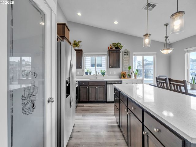 5739 ERIN VALLEY Ave Se, Salem, OR 97306