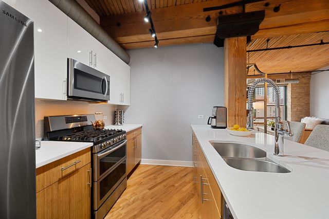 411 W ONTARIO Street 606, Chicago, IL 60654