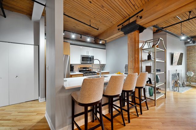 411 W ONTARIO Street 606, Chicago, IL 60654