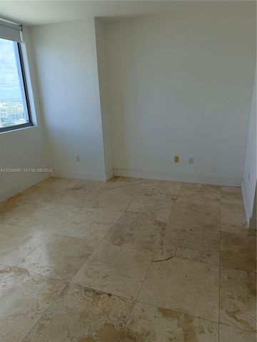 92 SW 3rd St 3909, Miami, FL 33130