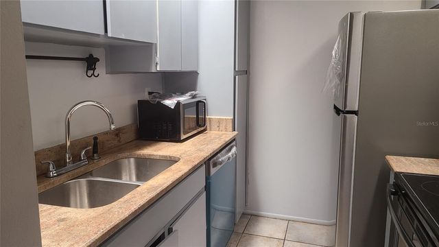 4411 SHADY TERRACE LANE 214, Tampa, FL 33613