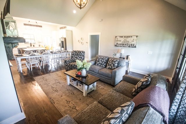 10112 Tommys Lane, Soddy Daisy, TN 37379