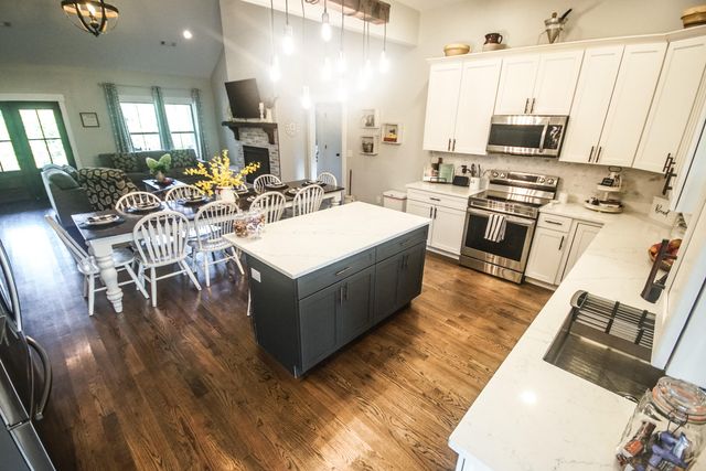 10112 Tommys Lane, Soddy Daisy, TN 37379