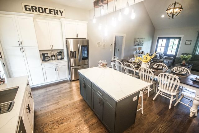 10112 Tommys Lane, Soddy Daisy, TN 37379