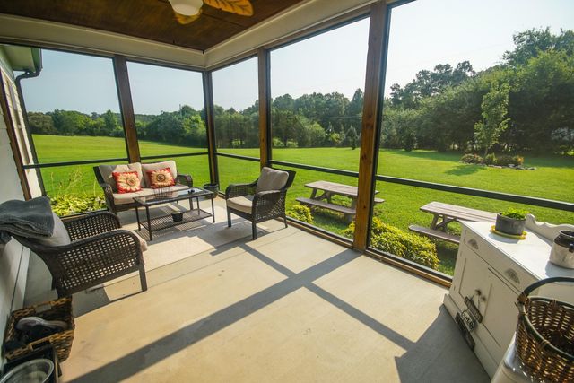 10112 Tommys Lane, Soddy Daisy, TN 37379