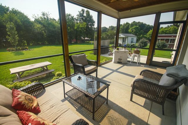 10112 Tommys Lane, Soddy Daisy, TN 37379