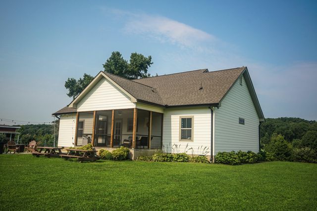 10112 Tommys Lane, Soddy Daisy, TN 37379