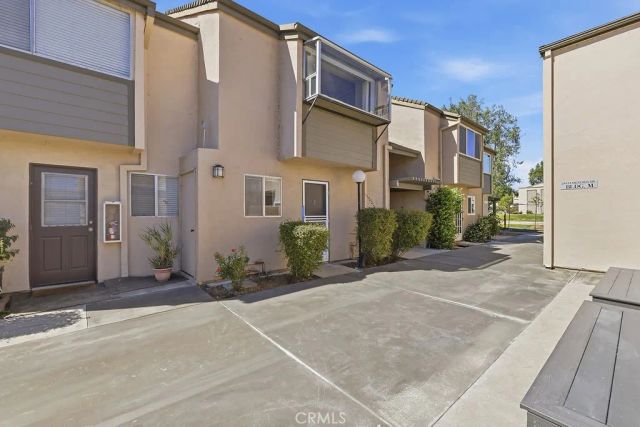 24430 W Nicklaus Drive L2, Valencia, CA 91355