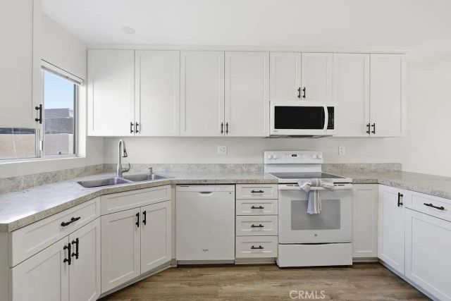 24430 W Nicklaus Drive L2, Valencia, CA 91355