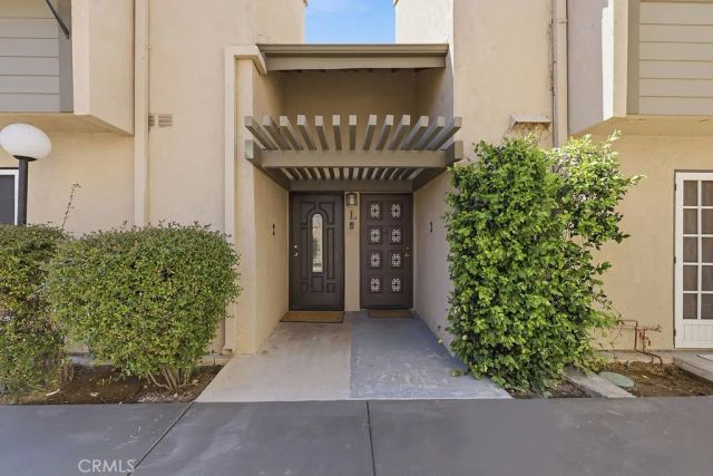 24430 W Nicklaus Drive L2, Valencia, CA 91355