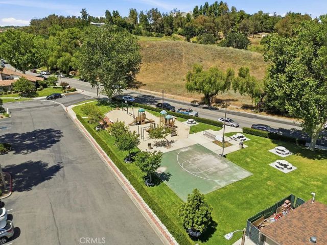24430 W Nicklaus Drive L2, Valencia, CA 91355