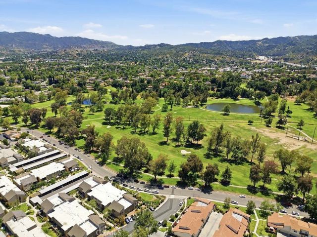 24430 W Nicklaus Drive L2, Valencia, CA 91355