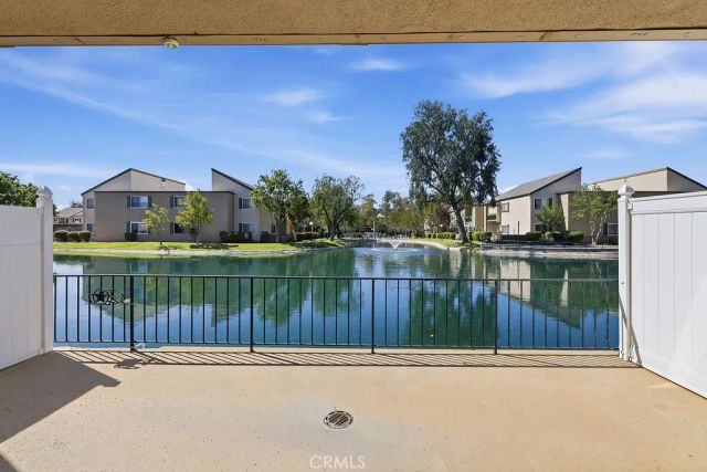 24430 W Nicklaus Drive L2, Valencia, CA 91355