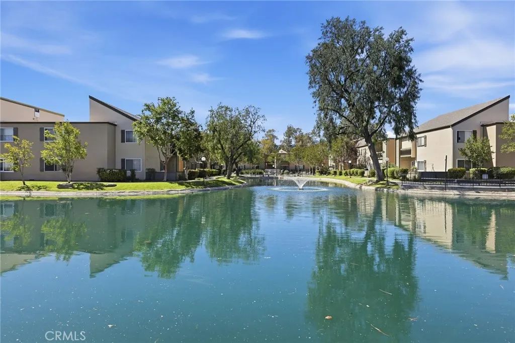 24430 W Nicklaus Drive L2, Valencia, CA 91355