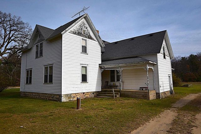 W10523 COUNTY ROAD C, Hancock, WI 54943