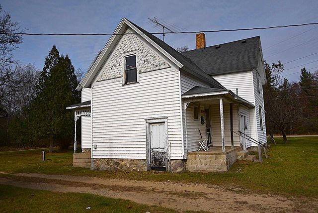 W10523 COUNTY ROAD C, Hancock, WI 54943