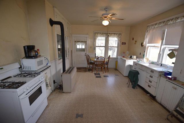 W10523 COUNTY ROAD C, Hancock, WI 54943