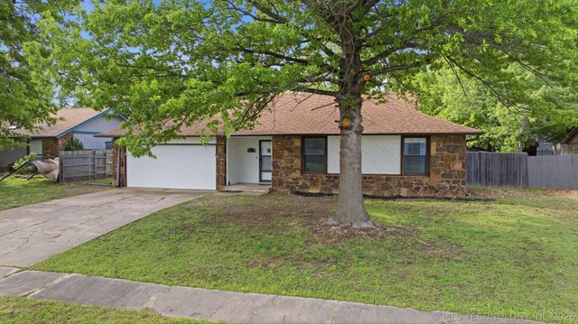 2837 W 113th Street, Jenks, OK 74037