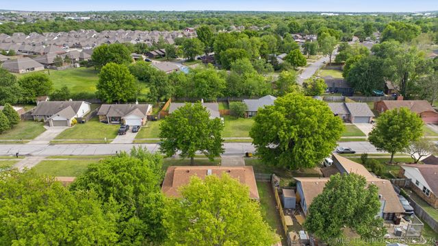 2837 W 113th Street, Jenks, OK 74037
