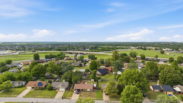 2837 W 113th Street, Jenks, OK 74037