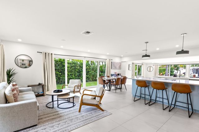 2417 NE 19th Avenue, Wilton Manors, FL 33305