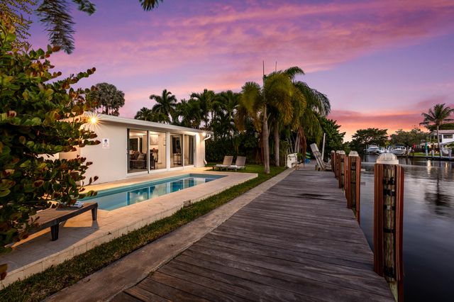 2417 NE 19th Avenue, Wilton Manors, FL 33305