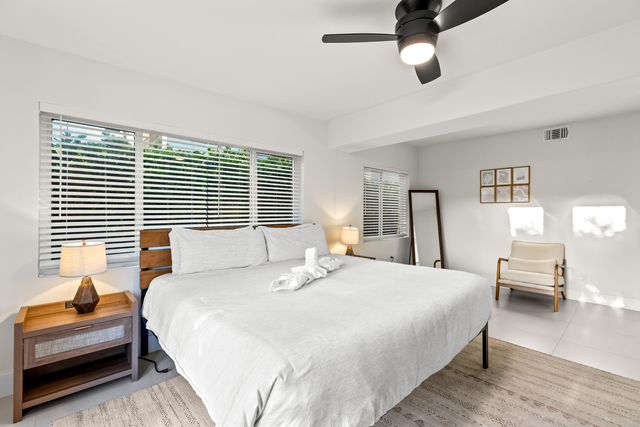 2417 NE 19th Avenue, Wilton Manors, FL 33305