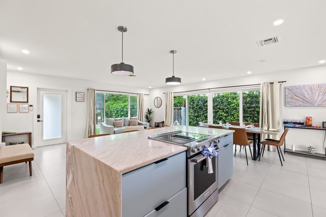 2417 NE 19th Avenue, Wilton Manors, FL 33305