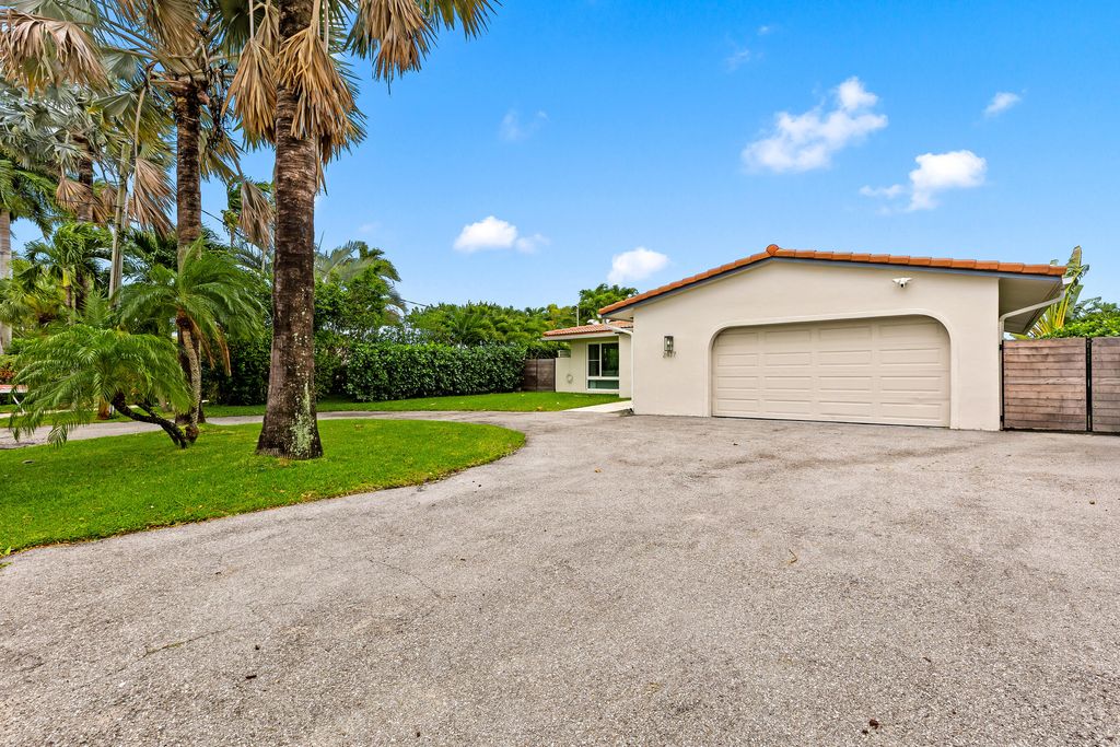 2417 NE 19th Avenue, Wilton Manors, FL 33305