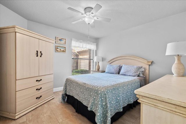 400 Crosswinds Drive B1, Greenacres, FL 33413