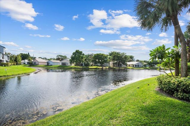 400 Crosswinds Drive B1, Greenacres, FL 33413