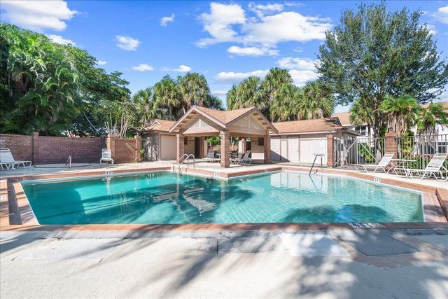 400 Crosswinds Drive B1, Greenacres, FL 33413