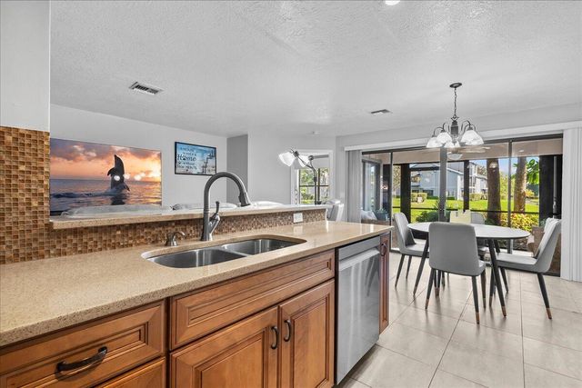 400 Crosswinds Drive B1, Greenacres, FL 33413