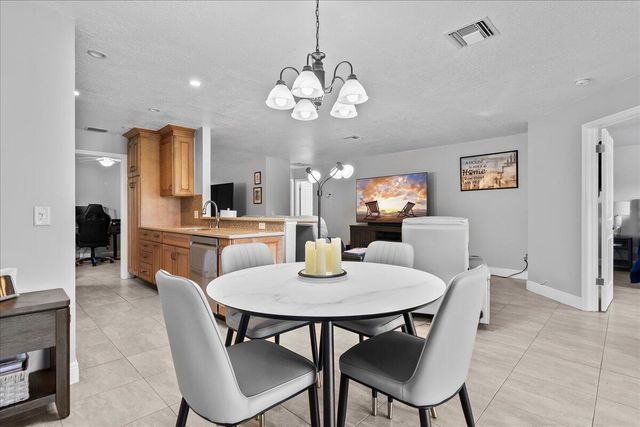 400 Crosswinds Drive B1, Greenacres, FL 33413