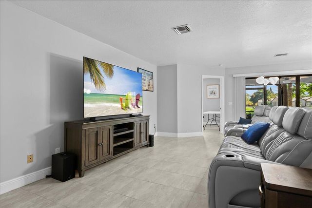 400 Crosswinds Drive B1, Greenacres, FL 33413