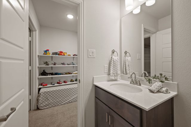 7013 Lost Falls Drive, Argyle, TX 76226