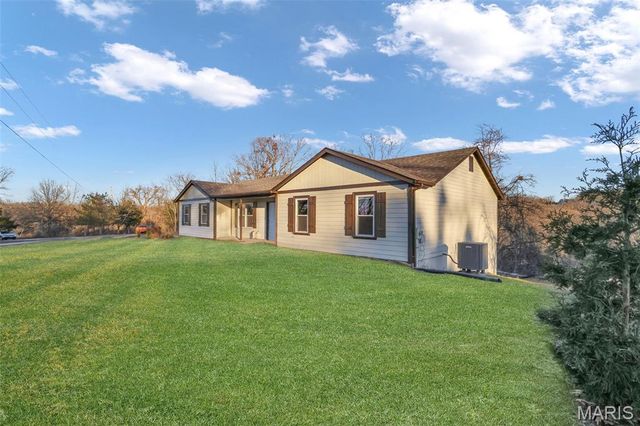 2516 Ridgeview Drive, High Ridge, MO 63049